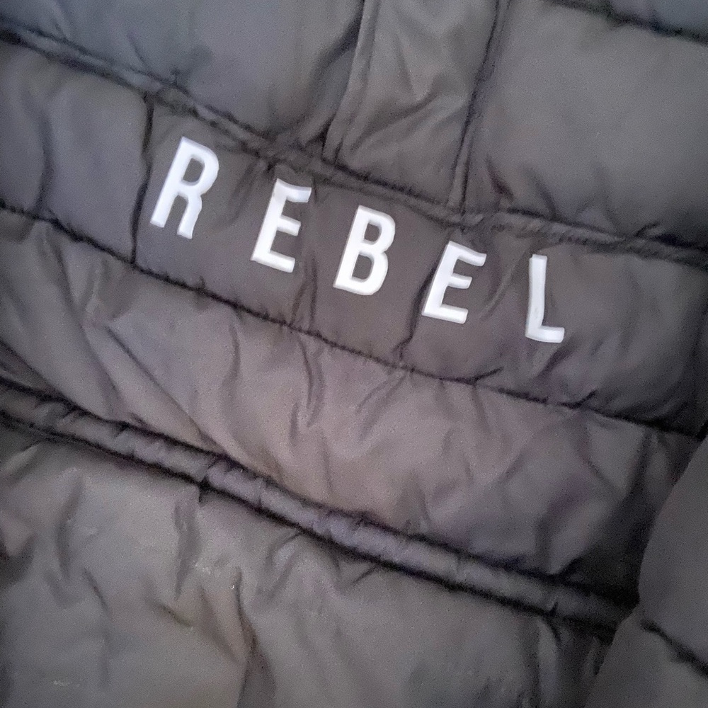 Rebel coat - Picture 2 of 6